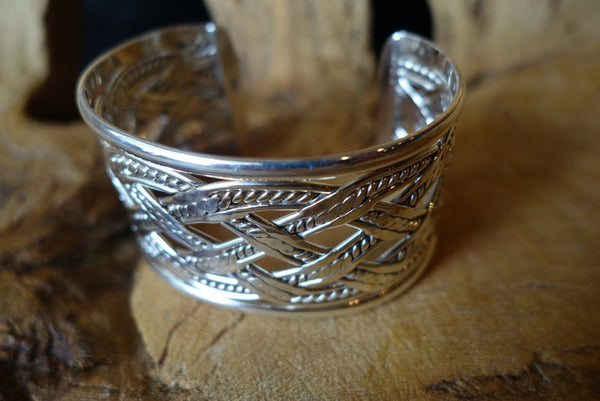 Handcrafted solid sterling .925 silver cuff bracelet from Taxco, Mexico